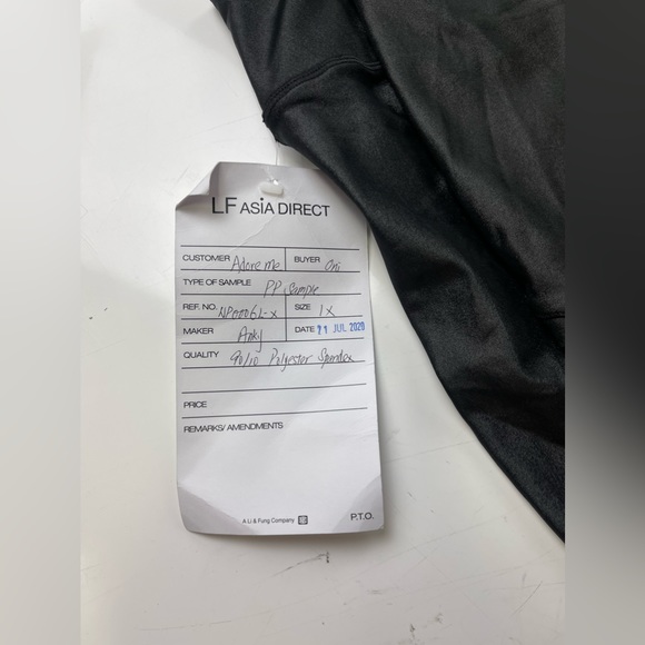 Adore Me- metallic black leggings with ribbed design - Picture 4 of 6